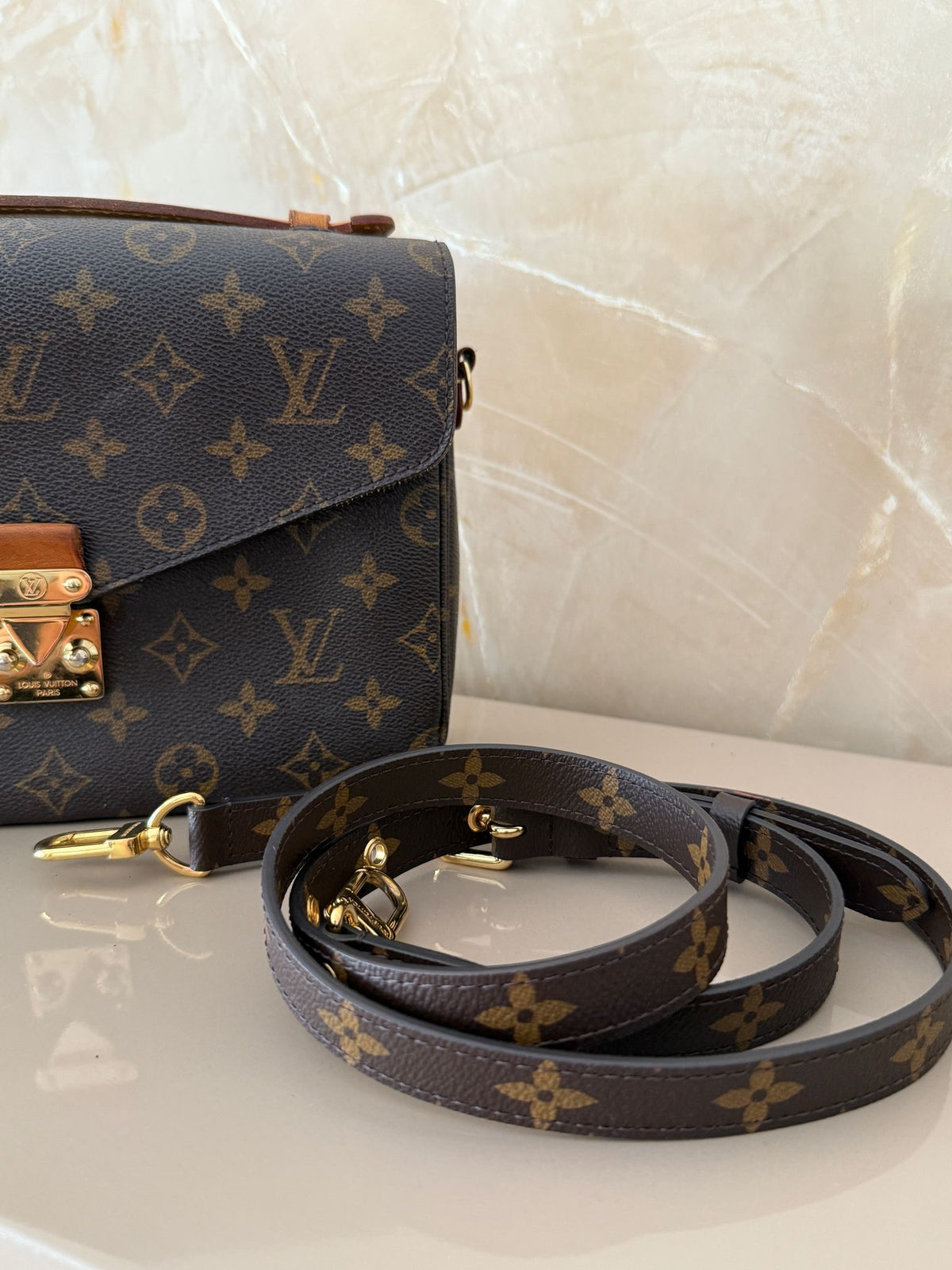 Louis Vuitton Pochette Metis