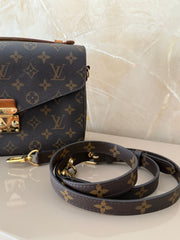 Louis Vuitton Pochette Metis