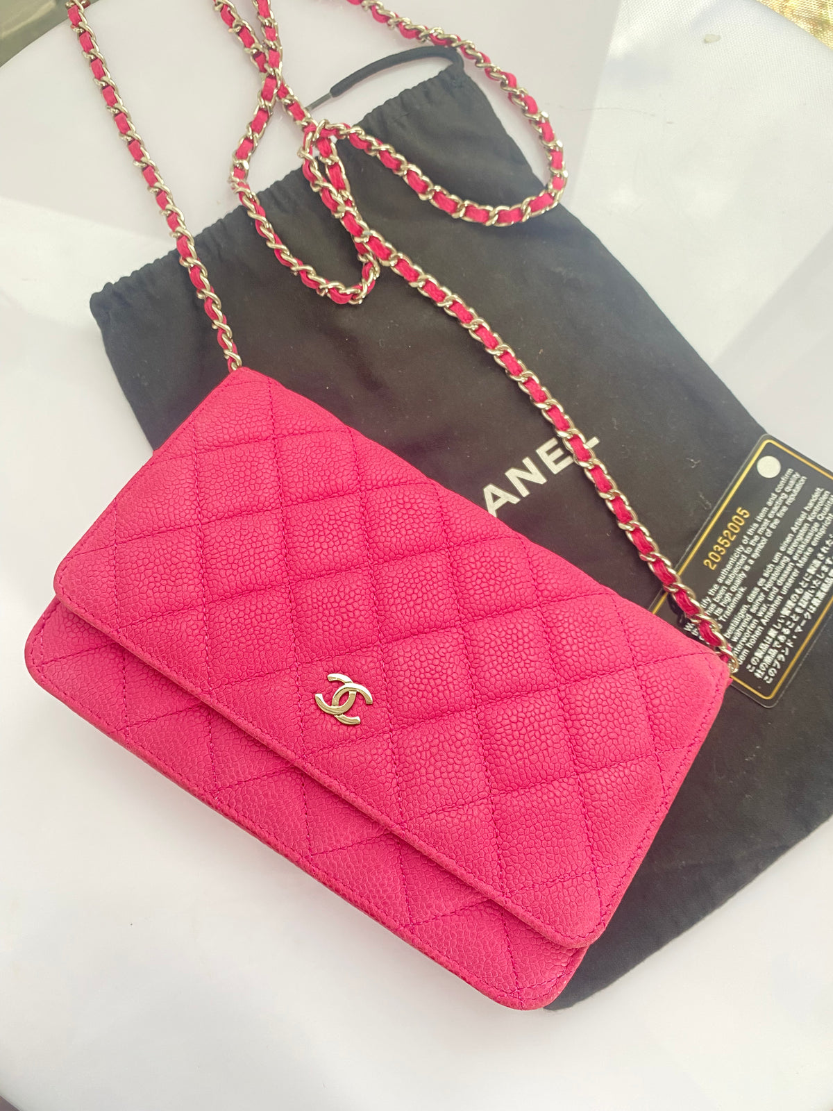 Chanel Pembe Çanta